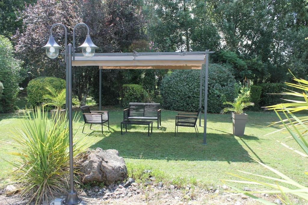 Logement Independant Tres Calme Dans Propriete Saint-Loubès Extérieur photo