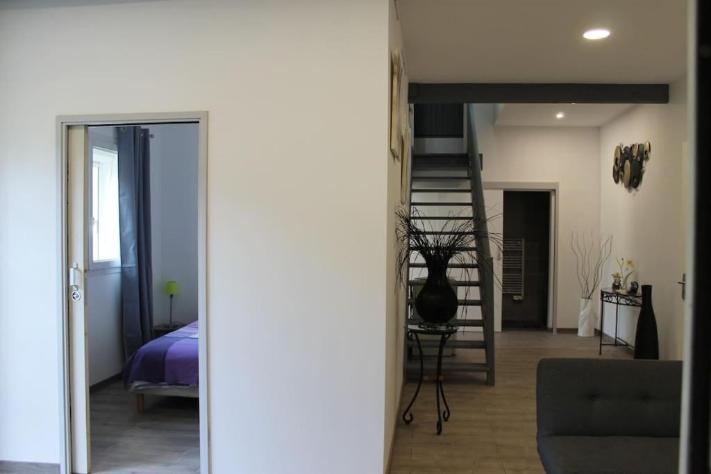 Logement Independant Tres Calme Dans Propriete Saint-Loubès Extérieur photo