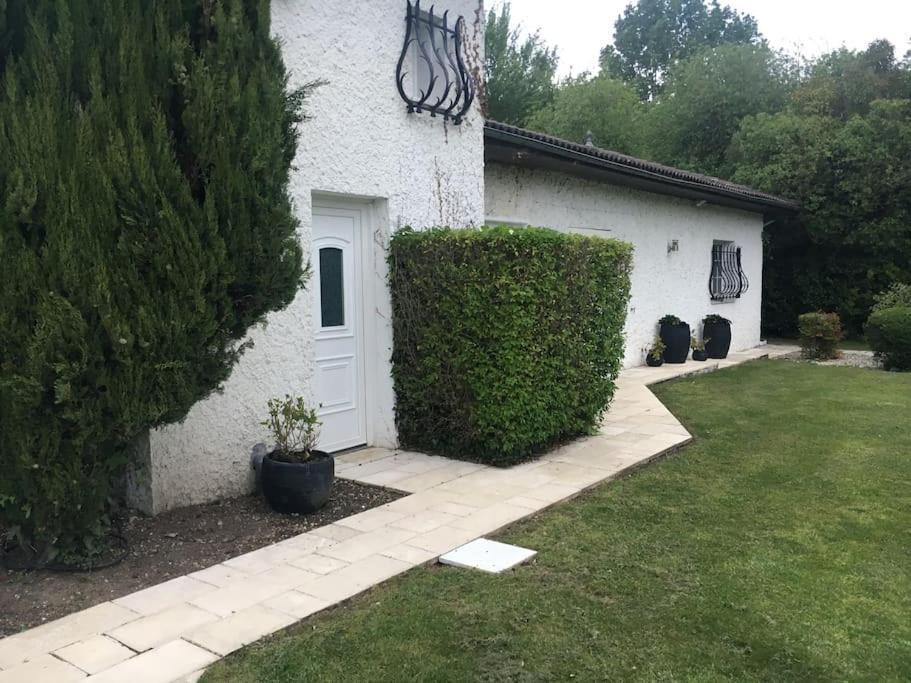 Logement Independant Tres Calme Dans Propriete Saint-Loubès Extérieur photo